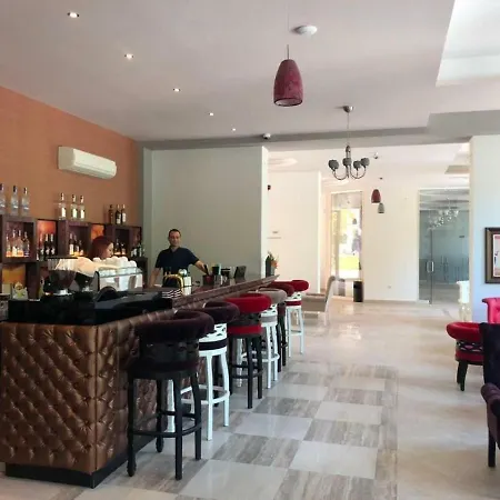 Апартаменти Sunrise Luxury Sauth Bay