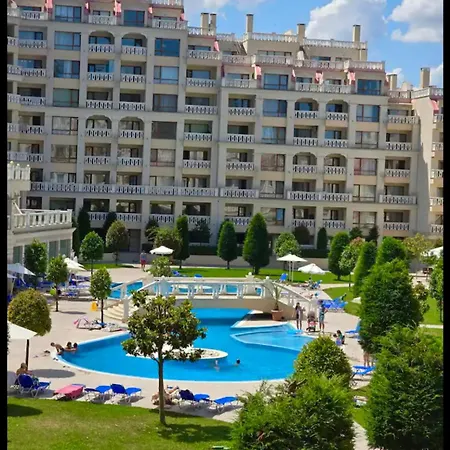 Апартаменти Sunrise Luxury Sauth Bay *