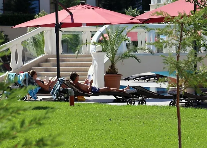 Sunrise Luxury Sauth Bay 公寓 瓦爾納