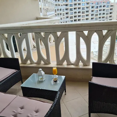 Sunrise Luxury Sauth Bay Apartament *