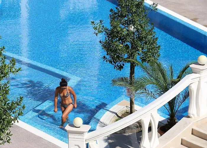 Sunrise Luxury Sauth Bay וארנה